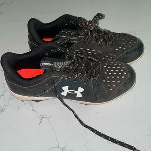Underamor youth cleats size 6